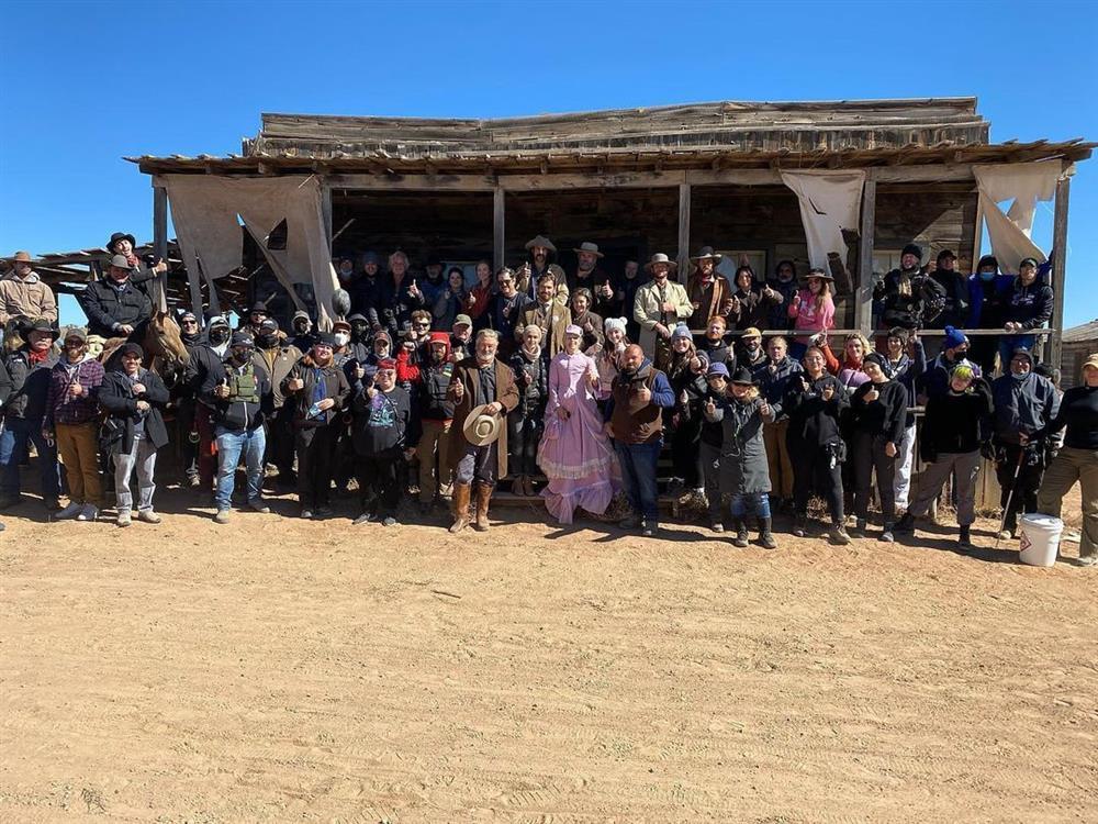 Phát hiện 500 viên đạn tại phim trường Alec Baldwin gây chết người-1