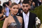 NÓNG: Zayn Malik bị tố đánh đập mẹ ruột Gigi Hadid