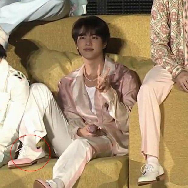 Fan BTS yêu cầu sa thải ngay nhân viên là antifan của Jimin-1