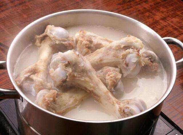Mẹo xử lý nước hầm xương bị đục dễ mà cực hiệu quả-1