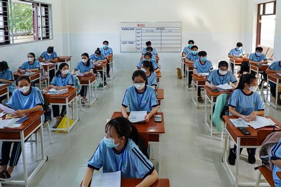 Đề xuất cho học sinh lớp 9 và 12 ở TP.HCM đến trường từ tháng 12