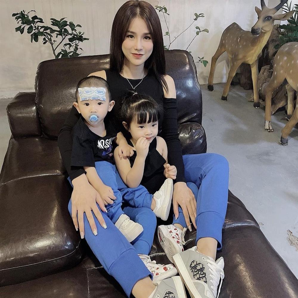 Ngoại hình 2 con của Diệp Lâm Anh và Đức Phạm-12