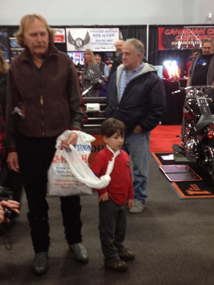 Khi bố thánh lầy, bày trò chơi khăm đàn con thơ đến hài-7