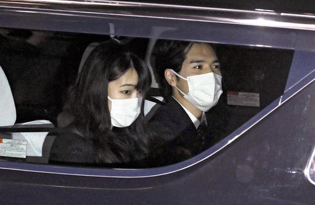 Vừa kết hôn, vợ chồng công chúa Nhật Bản đã bị chỉ trích gay gắt-1