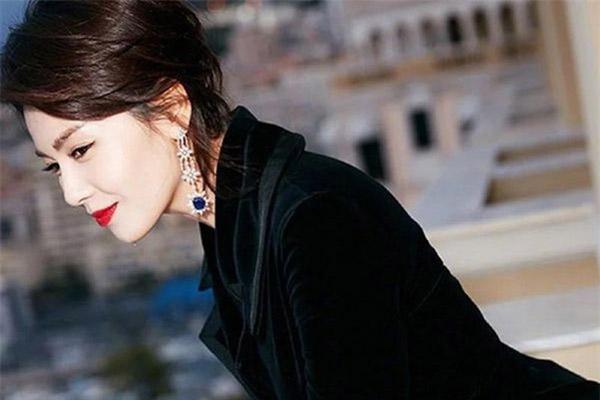 Tán tỉnh gái lạ, chồng vẫn khẳng định không phản bội vợ con-4