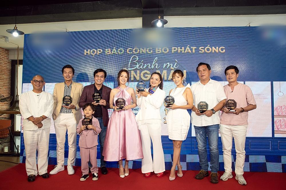 Rating phim Việt cao nhất 2021: Hương Vị Tình Thân hạng 7, bất ngờ top 1-11