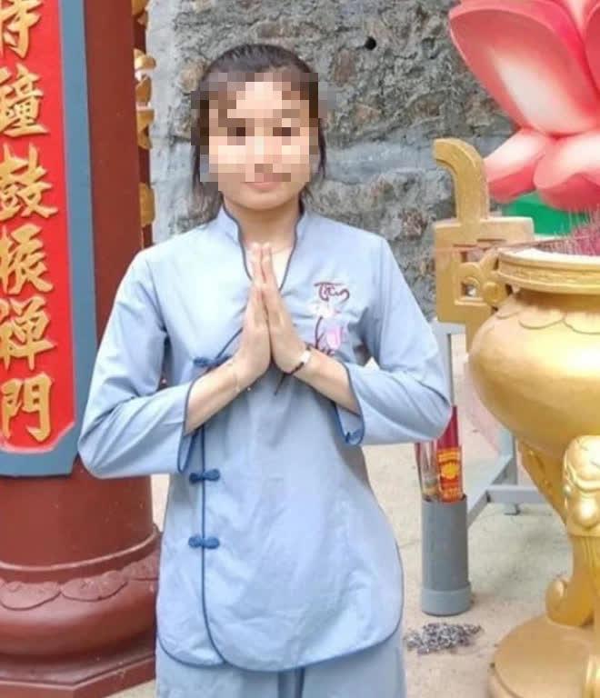 Phát hiện thêm 1 cô gái xinh đẹp xuống tóc ở Tịnh thất bồng lai-1