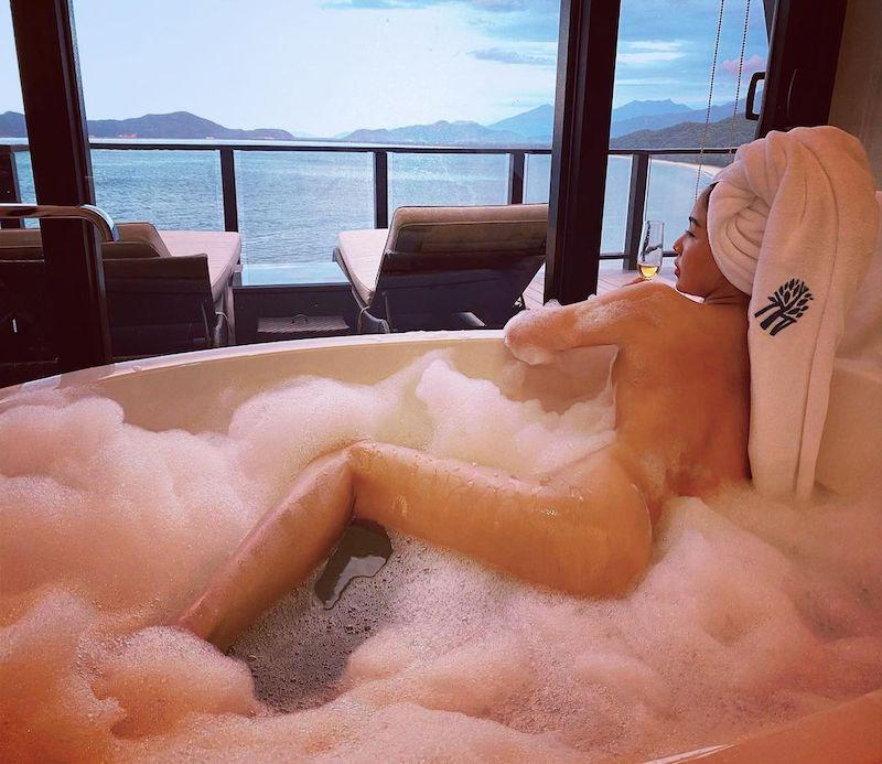 Diệp Lâm Anh - Quỳnh Thư bị khui ảnh nude tắm bồn tai tiếng-3