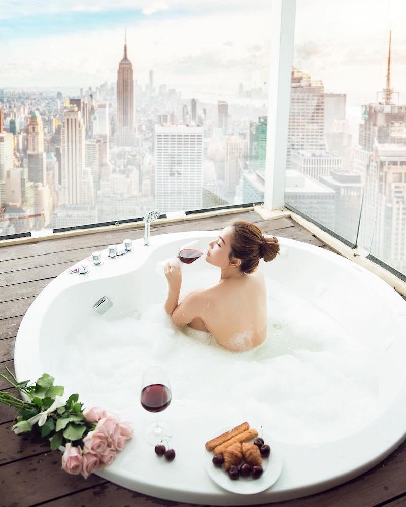 Diệp Lâm Anh - Quỳnh Thư bị khui ảnh nude tắm bồn tai tiếng-6