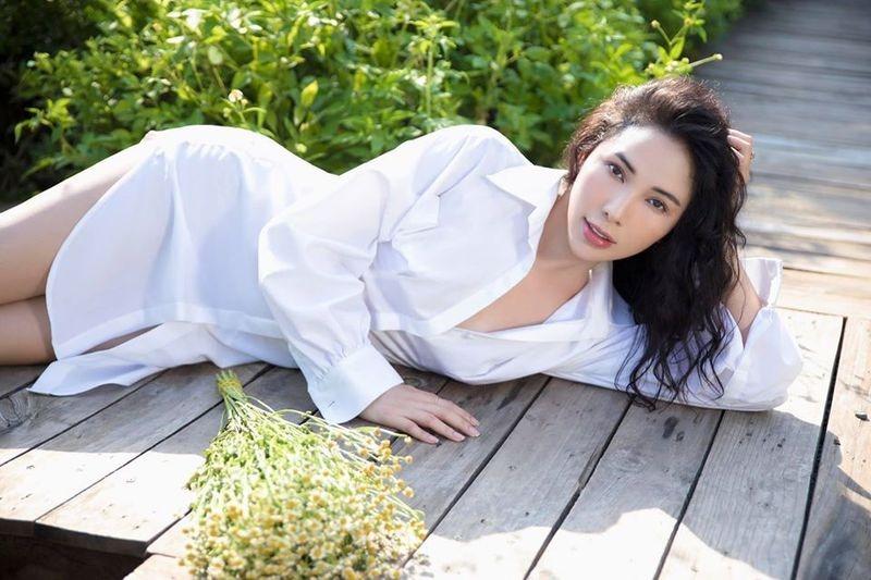 Diệp Lâm Anh - Quỳnh Thư bị khui ảnh nude tắm bồn tai tiếng-16