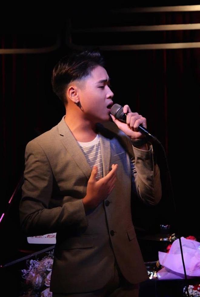 Bùi Quang Nhật từng tham gia The Voice Kids mùa đầu tiên và là bạn thân của Phương Mỹ Chi.