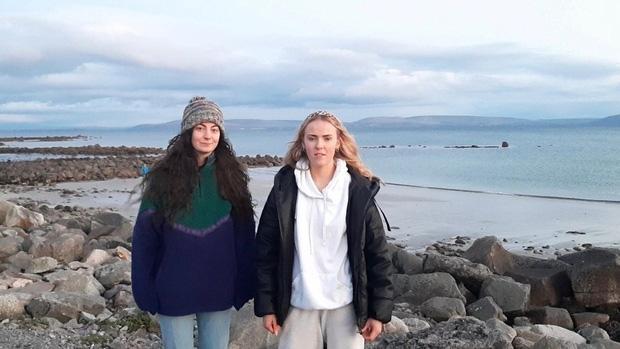 2 cô gái thoát nạn trên biển nhờ lẩm nhẩm nhạc Taylor Swift-1