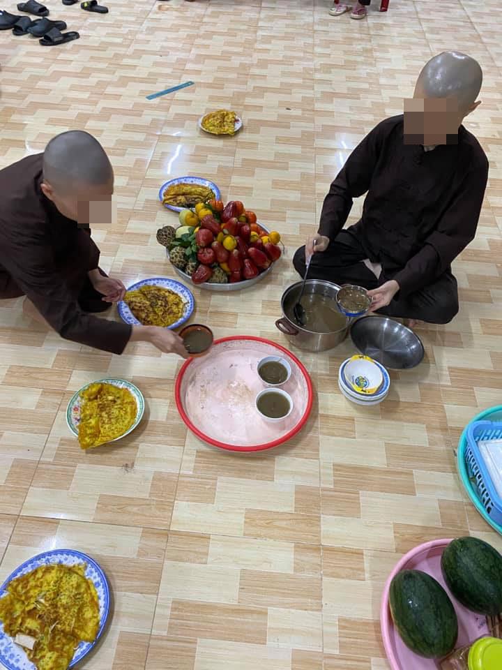 Tịnh thất Bồng Lai khoe ăn chơi thả cửa giữa drama bà Hằng-3