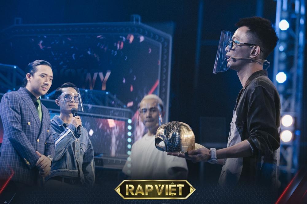 Rap Việt tập 3: Thí sinh đang giới thiệu Wowy đạp cần chọn luôn-6