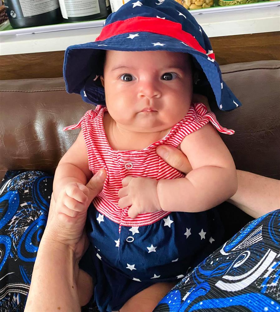 Con gái Võ Hạ Trâm thôi quạu, cười như được mùa cưng xỉu-10