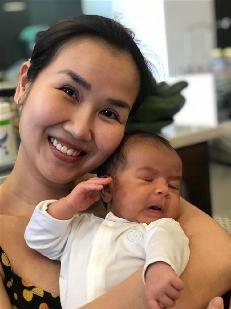 Con gái Võ Hạ Trâm thôi quạu, cười như được mùa cưng xỉu-6