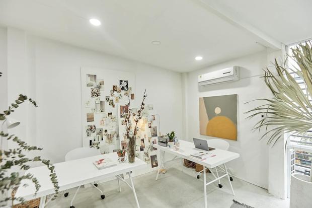 Hậu bán 21 lô đất, Midu khoe không gian công ty riêng nhìn là thấy giàu!-4