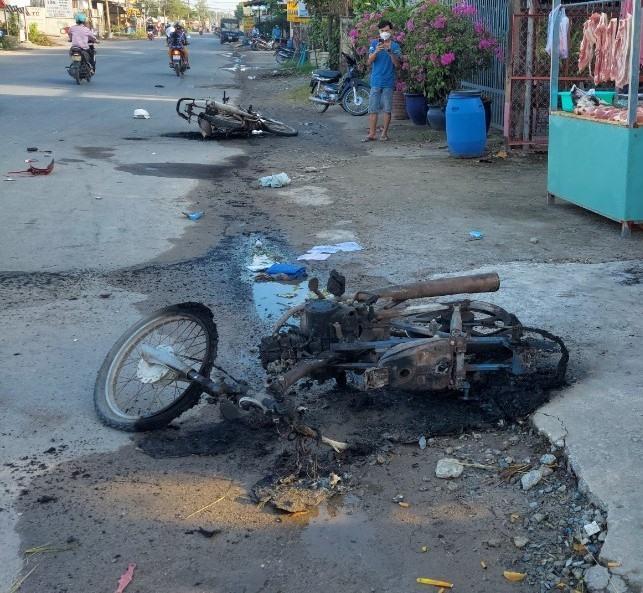 Hết giãn cách tụ tập nhậu, đối tượng châm lửa đốt xe bạn-2