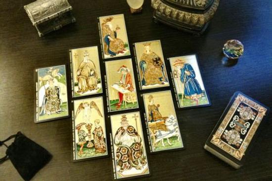 Bói bài Tarot tháng 11/2021: Thời tới cản không kịp