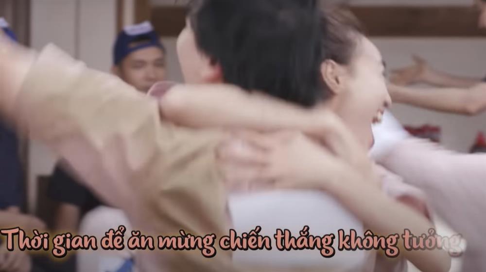 Karik hôn Jun Phạm, Ninh Dương Lan Ngọc đơ vì chồng-7