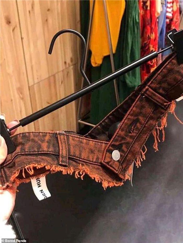 Những trang phục thảm họa khiến người nhìn còn phát ngại-9