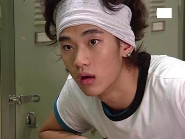 Visual nam thần thời vô danh: Xác sống Hyun Bin, Kim Soo Hyun quê kiểng-3