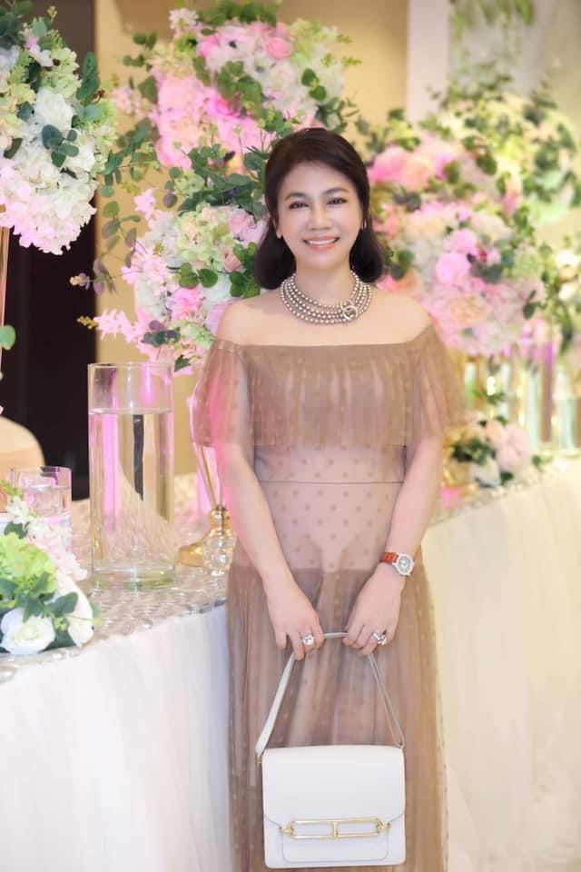 Mẹ chồng Diệp Lâm Anh U60 trẻ trung, chanh sả ngang con dâu-13