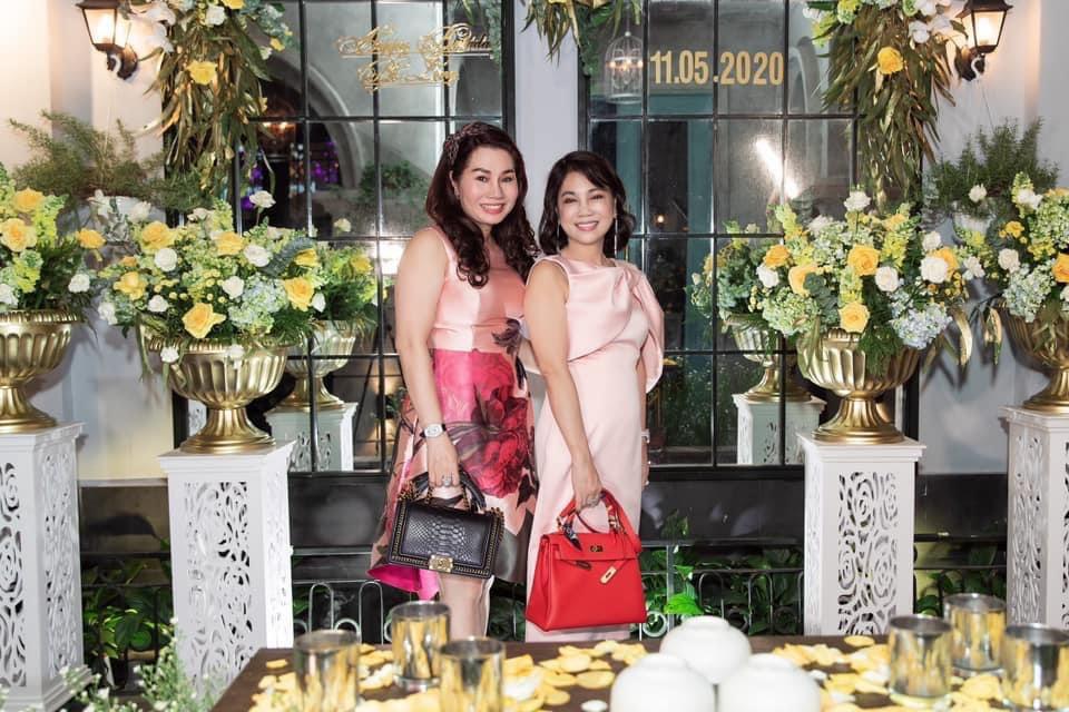 Mẹ chồng Diệp Lâm Anh U60 trẻ trung, chanh sả ngang con dâu-8