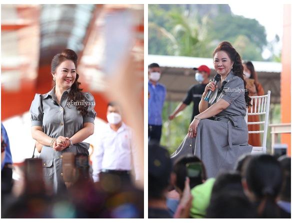 Bà Phương Hằng ở Đại Nam lộ nọng cằm, da nhăn khác bọt ảnh selfie-2