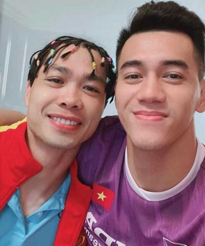 500 anh em bắt trend tóc dị của Công Phượng, trùm cuối ngã ngửa-1