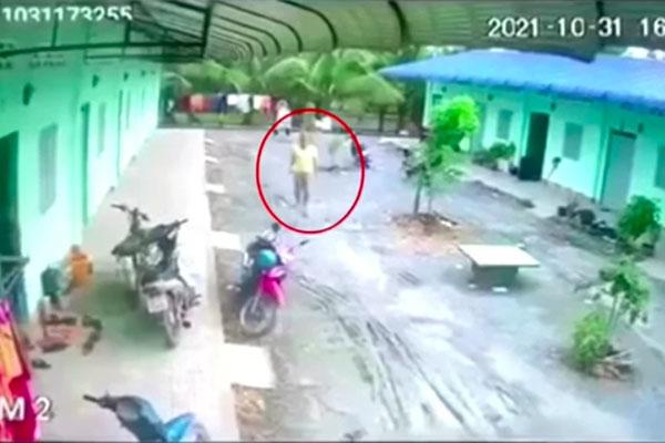 Clip: Sau xích mích ở khu trọ, thanh niên bị đâm gục tại chỗ-1