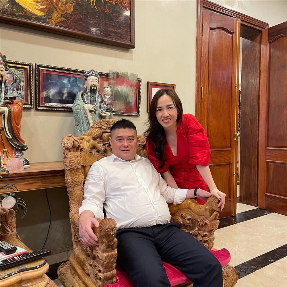 Cách xưng hô cực ngọt của Bầu Thụy dành cho phu nhân-4