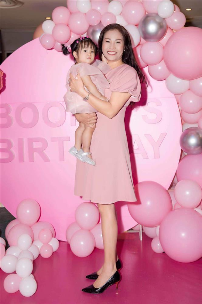 Mẹ chồng, mẹ đẻ Diệp Lâm Anh nhan sắc và quyền lực ngang ngửa-6