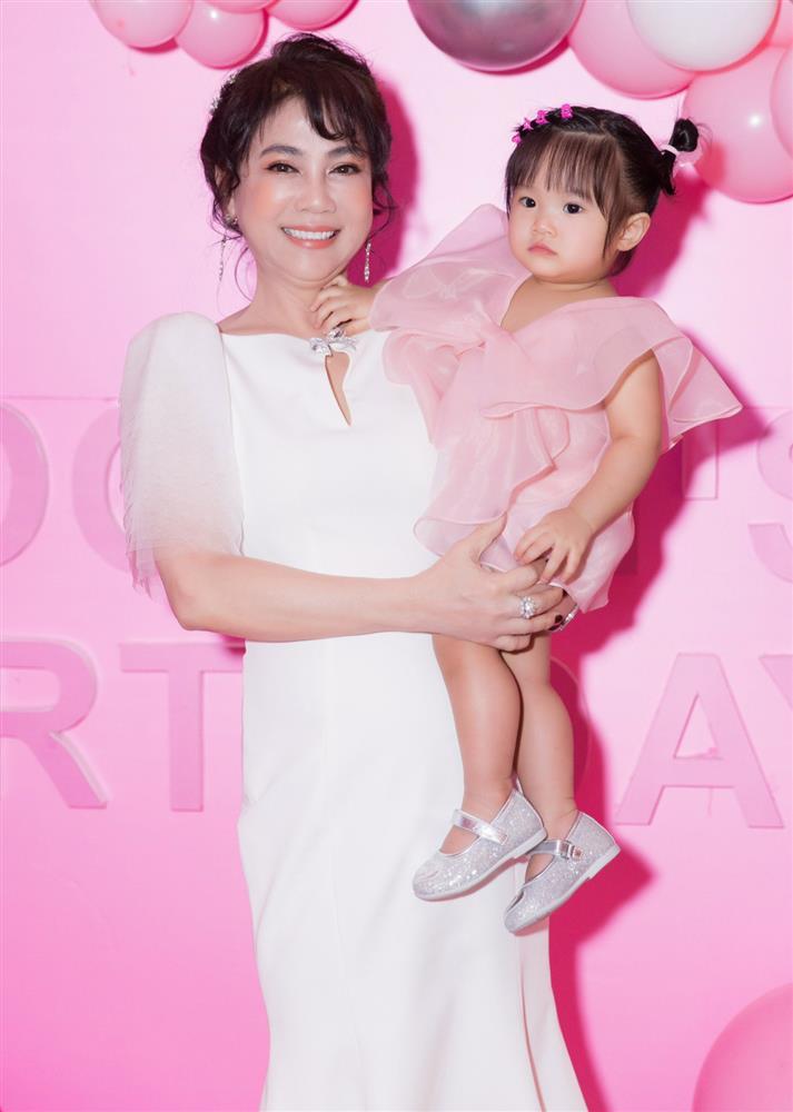 Mẹ chồng, mẹ đẻ Diệp Lâm Anh nhan sắc và quyền lực ngang ngửa-7