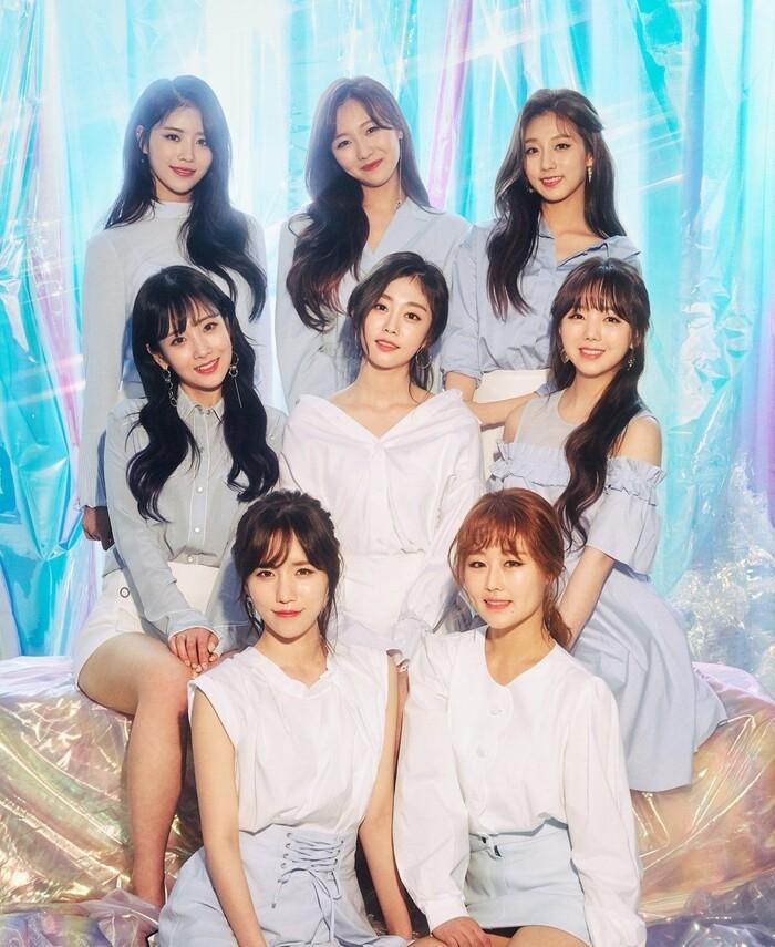 Lovelyz tan rã sau 7 năm hoạt động. Chỉ có duy nhất thành viên Baby Soul tái ký với công ty quản lý Woollim.