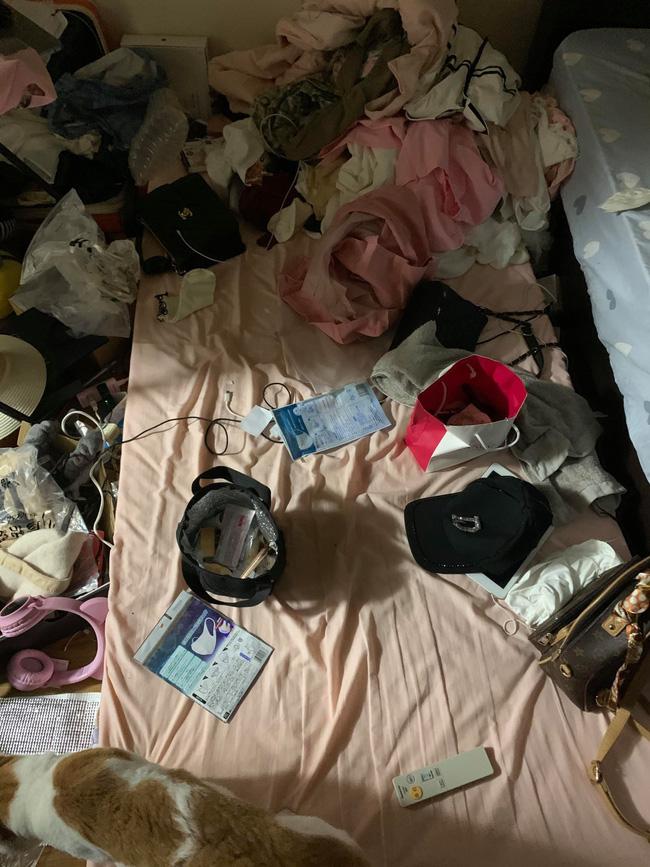 Hot girl bị bóc phốt ra ngoài láng mịn, về nhà bẩn chúa-1