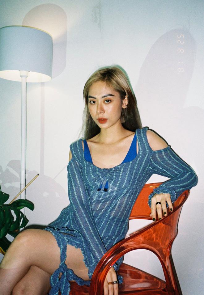 2 nữ thí sinh Rap Việt: Mai Âm Nhạc có dám tẽ quần xẻ áo như J Jade?-2