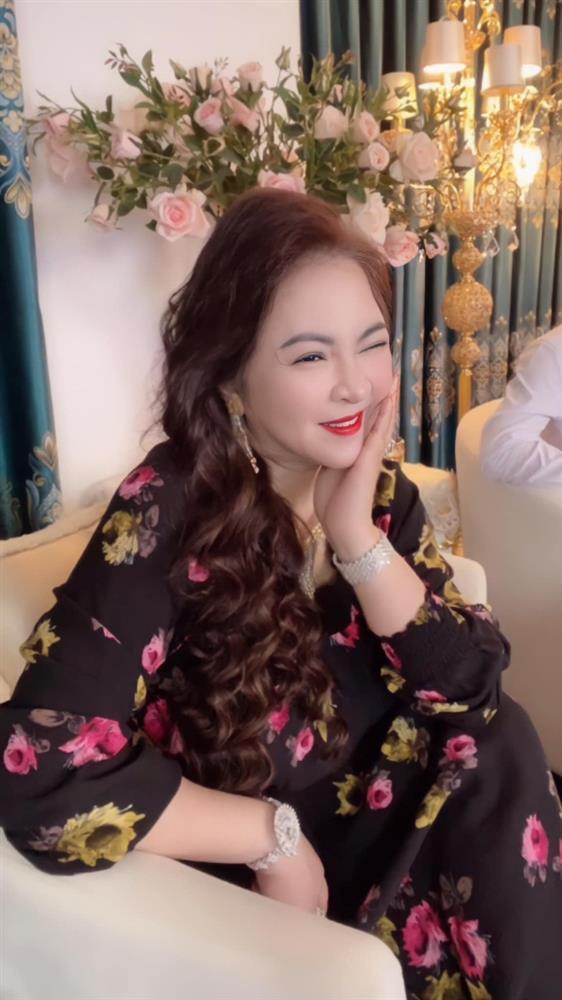 Bà Hằng thay đổi trên mặt, nhiều người giật mình vì khác quá-3