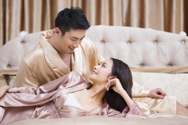 Những biểu hiện bất thường của chồng chứng minh vợ luôn là số 1-2