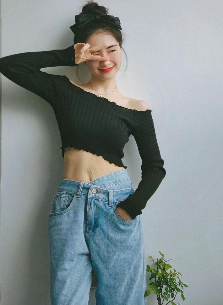 Hòa Minzy mặc bikini mướt mát vẫn than thở xuống cấp sau sinh-5