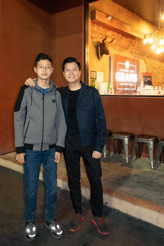 Con trai Quang Dũng - Jennifer Phạm cao áp đảo bố ở tuổi 13-3
