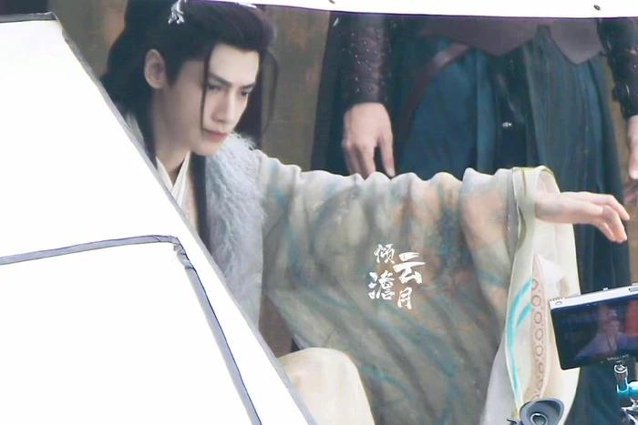 Hậu bị đấm nhập viện, La Vân Hi khí chất ngời ngời bên Bạch Lộc-4