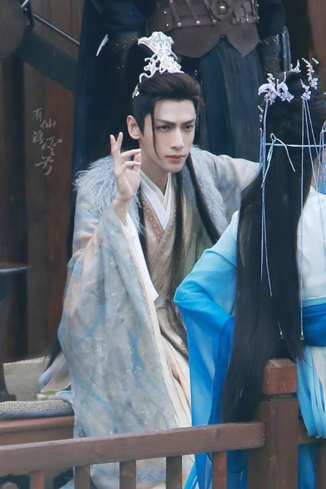 Hậu bị đấm nhập viện, La Vân Hi khí chất ngời ngời bên Bạch Lộc-7