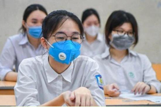 Hàng loạt học sinh mắc COVID-19, nhiều nơi tạm dừng học trực tiếp