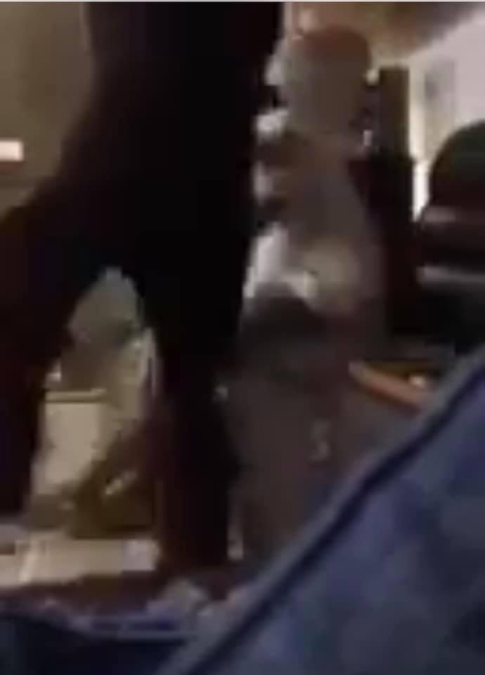 Cộng sự Phi Nhung tung ảnh gia đình Hồ Văn Cường lục đục?-3