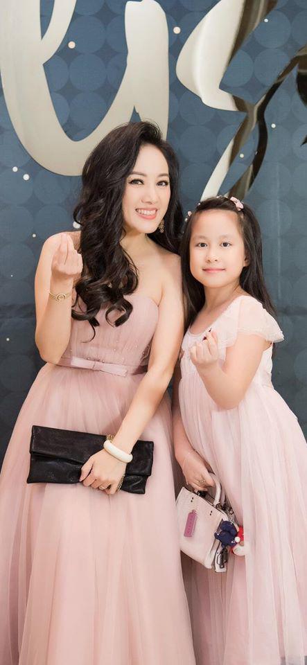 BTV Hoài Anh và cuộc sống kín như bưng-5