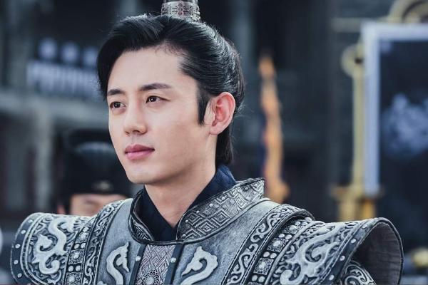 Lee Ji Hoon bị tố đưa côn đồ tới phim trường hành hung nhân viên-1