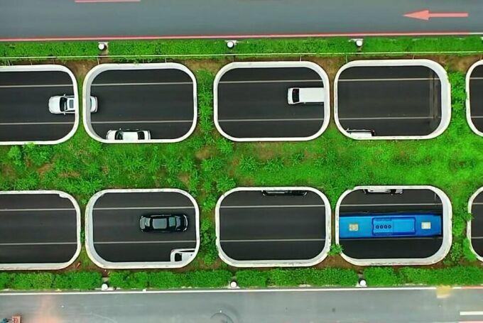 Con đường thủng lỗ đẹp nhưng nguy hiểm ở Trung Quốc-1