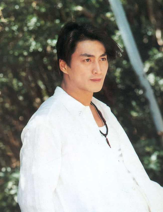 Triển Chiêu Hà Gia Kính đã bí mật kết hôn, có con gái lớn?-2