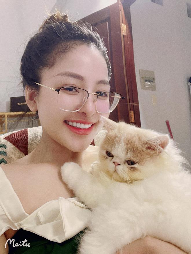 Hotgirl Trâm Anh gặp sự cố, khóa bình luận vì comment tiêu cực-5